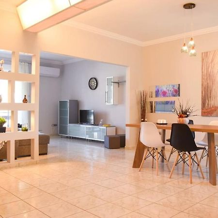 Cozy Flat On The Main Square, 10Min To The Sea Villa Kalamata Exterior photo