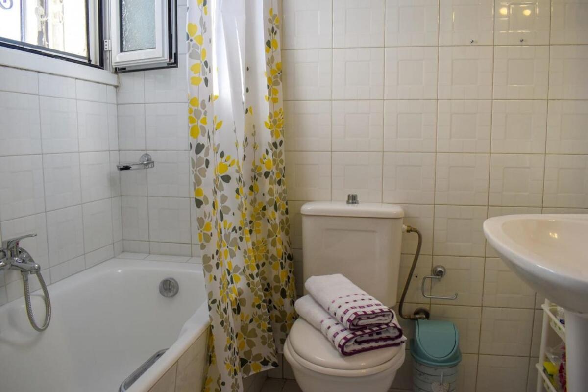Cozy Flat On The Main Square, 10Min To The Sea Villa Kalamata Exterior photo
