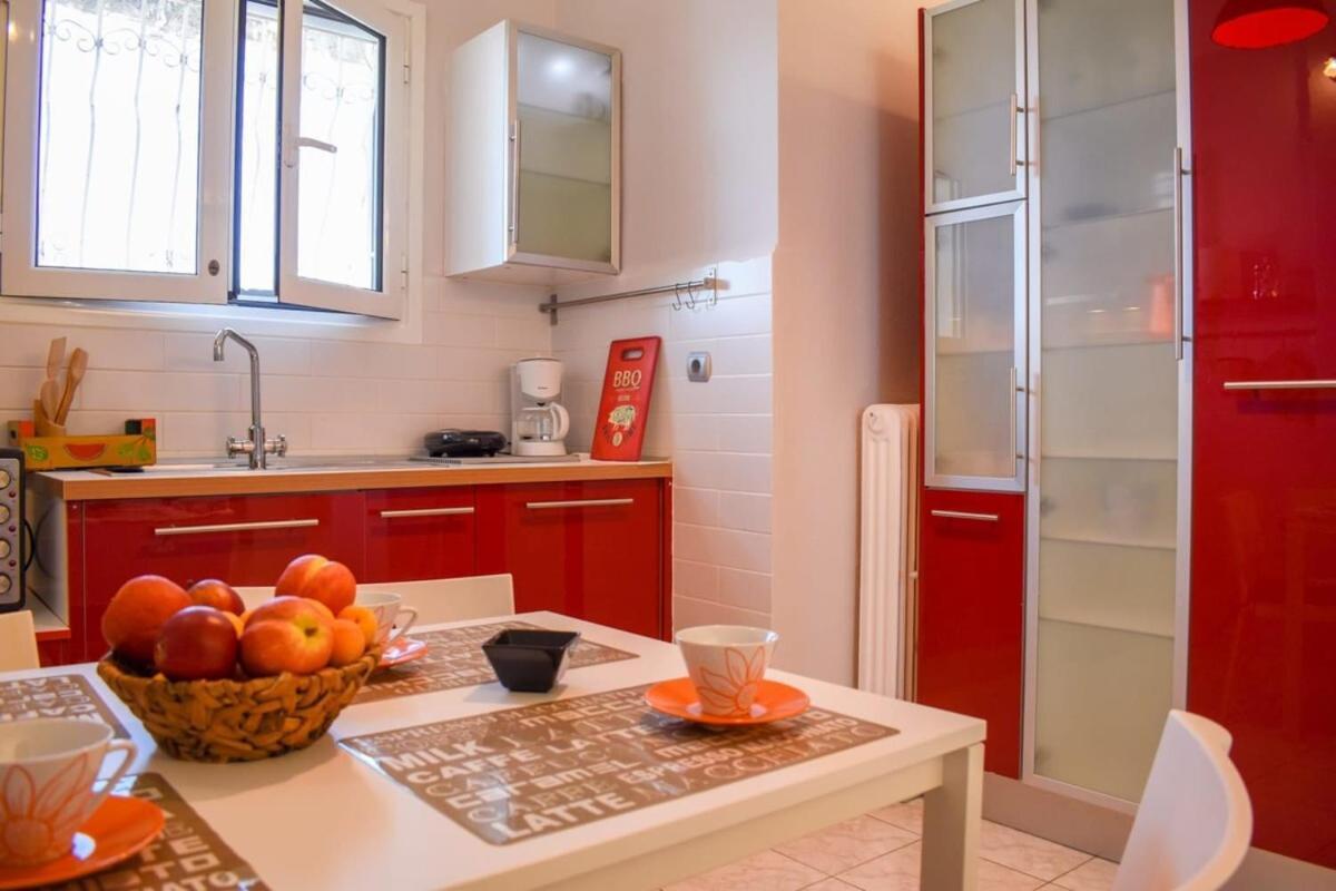 Cozy Flat On The Main Square, 10Min To The Sea Villa Kalamata Exterior photo