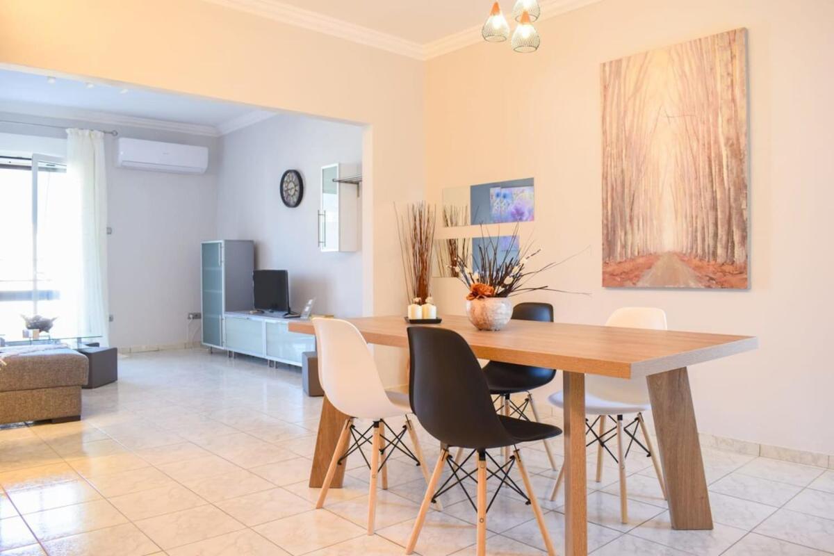 Cozy Flat On The Main Square, 10Min To The Sea Villa Kalamata Exterior photo