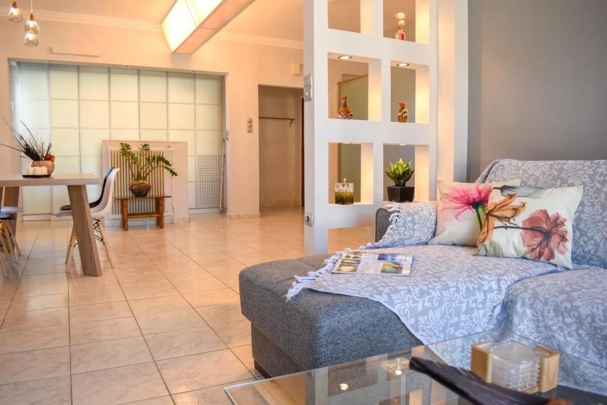 Cozy Flat On The Main Square, 10Min To The Sea Villa Kalamata Exterior photo